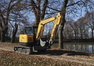 Bageri gusjeničari New Holland E60C
