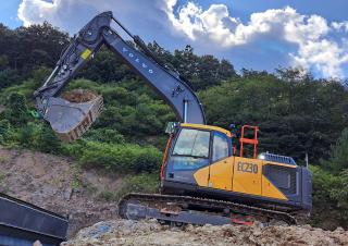 Bageri gusjeničari Volvo EC230F NH