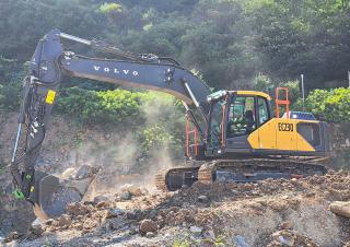 Bageri gusjeničari Volvo EC230F NH