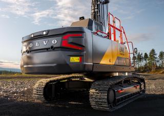 Bageri gusjeničari Volvo EC400 Straight Boom NL