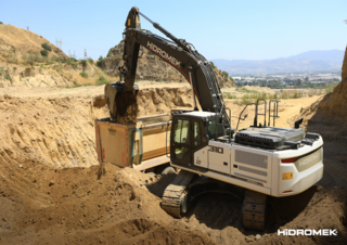 Bageri gusjeničari Hidromek HMK 310 LC