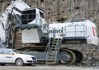 Bageri gusjeničari Liebherr R 9150 B 