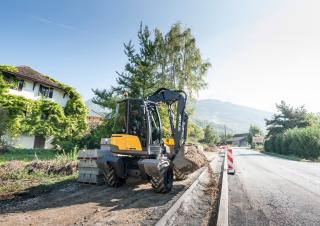 Bageri na kotačima Mecalac 12 MTX