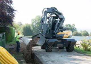Bageri na kotačima Mecalac 12MTX
