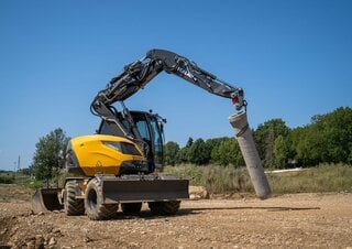 Bageri na kotačima Mecalac 15MWR