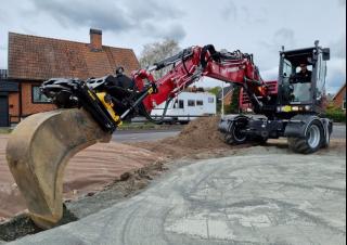 Bageri na kotačima Yanmar B95W MB 