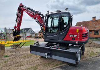 Bageri na kotačima Yanmar B95W TPA 