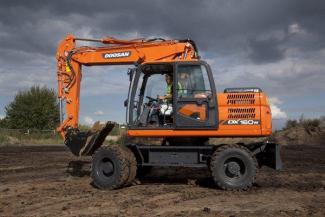 Bageri na kotačima Doosan DX160W-3