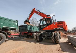 Bageri na kotačima Doosan DX160W-5