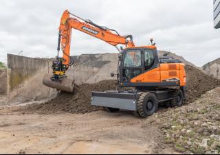 Bageri na kotačima Doosan DX165WR-7