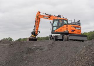 Bageri na kotačima Doosan DX165WR-7