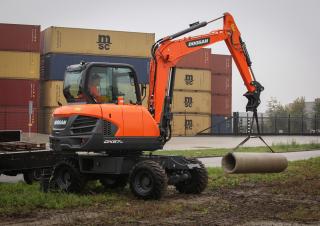 Bageri na kotačima Doosan DX57W