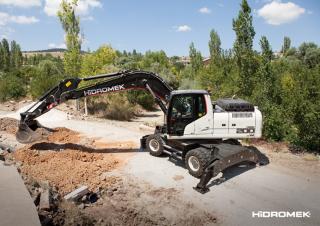 Bageri na kotačima Hidromek HMK 200 W