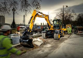 Bageri na kotačima JCB Hydradig 110W