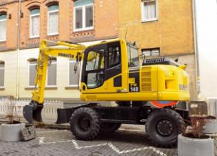 Bageri na kotačima Komatsu PW148-8