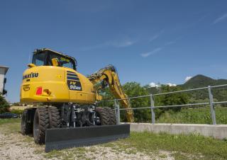 Bageri na kotačima Komatsu PW98MR-10
