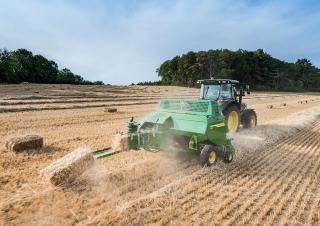 Samohodne kosilice za travnjake i vrtni traktori John Deere S160 