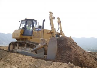 Buldožeri SEM 822D