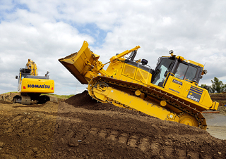 Buldožeri Komatsu D85PXi-18E0
