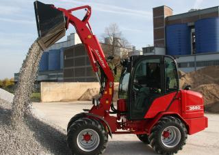 Dvorišni utovarivač Schäffer 3550
