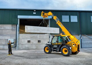 Dvorišni utovarivač JCB 536-95 AGRI