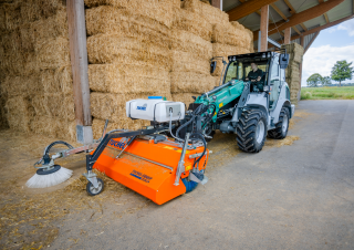 Dvorišni utovarivač Kramer KL33.8T