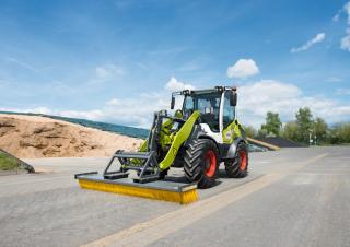 Dvorišni utovarivač Claas Torion 535