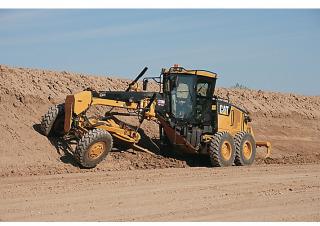 Grejderi Caterpillar 120M AWD
