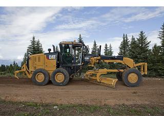 Grejderi Caterpillar 120M2