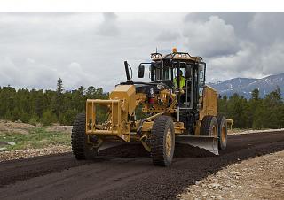 Grejderi Caterpillar 120M2