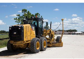 Grejderi Caterpillar 12M3 AWD