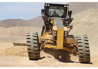 Grejderi Caterpillar 24M