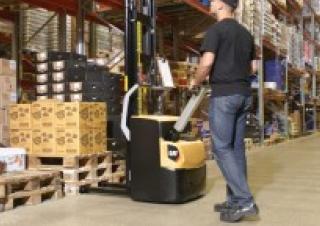 Paletni viličari Hodajući viličar Caterpillar NSP12N2(I)