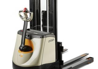 Paletni viličari Hodajući viličar Crown SX 3000-30 TT-4267