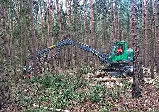 Šumski strojevi Kombajni Neuson Forest 104HV