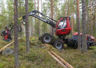 Šumski strojevi Kombajni Komatsu 901