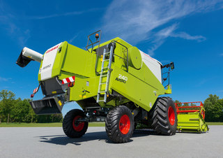 Kombajni Claas Avero 160