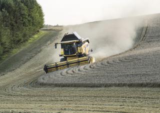 Kombajni New Holland CX5.90 Laterale