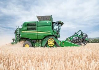 Kombajni John Deere T670 