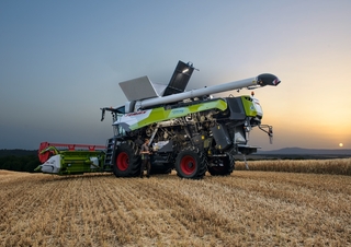 Kombajni Claas Trion 720   