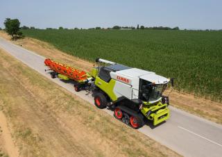 Kombajni Claas Trion 750 Terra Trac   