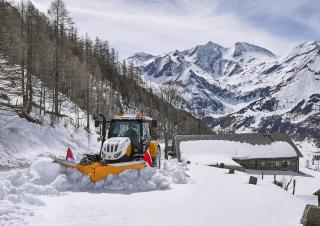 Vozila Kompaktni pomoćni traktori Steyr 4115 Profi Basis