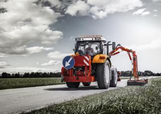 Vozila Kompaktni pomoćni traktori Steyr 4145 Profi CVT Profi