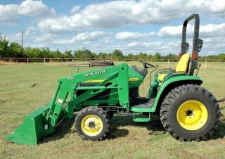 Vozila Kompaktni pomoćni traktori John Deere 4310