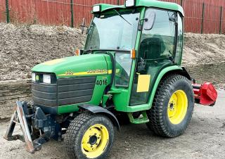 Vozila Kompaktni pomoćni traktori John Deere 4410