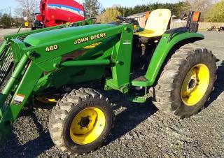 Vozila Kompaktni pomoćni traktori John Deere 4710