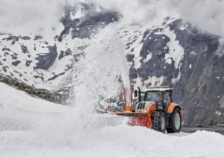 Vozila Kompaktni pomoćni traktori Steyr 6220 CVT Basis