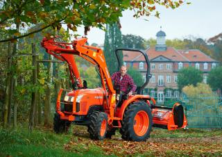 Vozila Kompaktni pomoćni traktori Kubota L1361 HDW