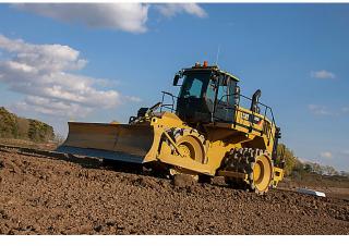 Kompaktori otpada Caterpillar 825K