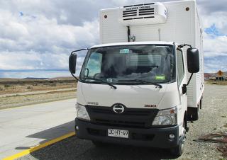 Kamioni Krute šasije Hino 300 714 AT SWB 4x2